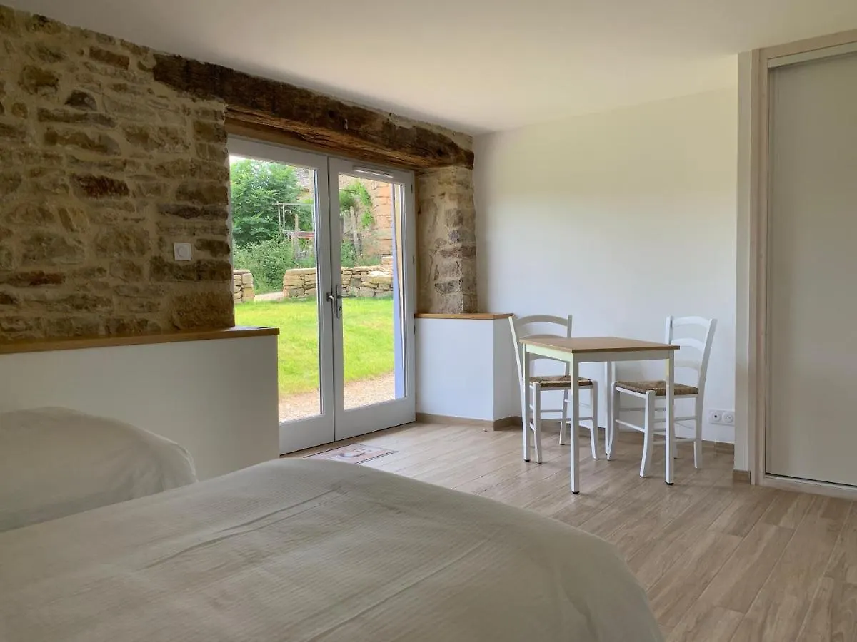 Bed and Breakfast La Combe aux Fées Saint-Côme-dʼOlt 0*,  Francia